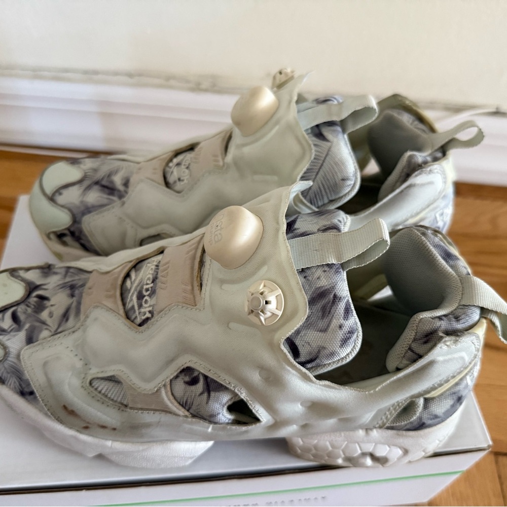 Size 6.5 - Reebok InstaPump Fury SG Opal Shoes/Sneakers Preowned